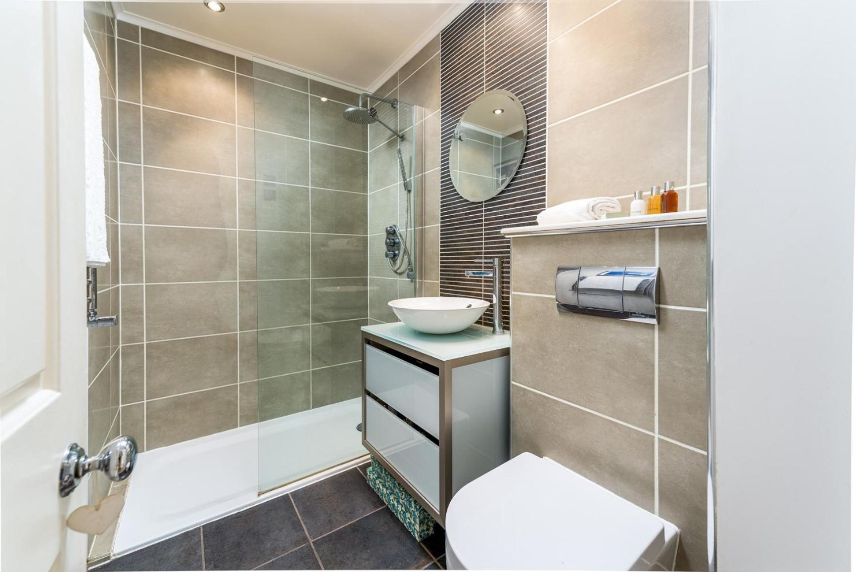 Pleasant Earl'S Court Apartment Near Hyde Park By Underthedoormat Londra Esterno foto